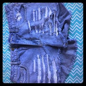 Forever 21 light ripped jean short